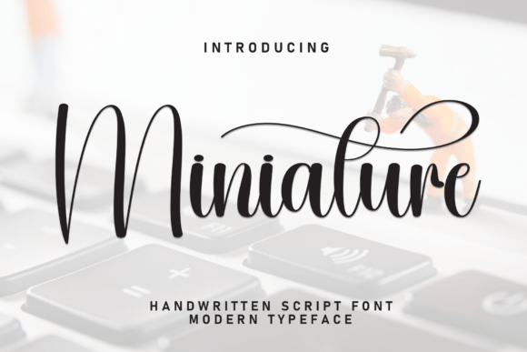 Miniature: Elegance in Every Handwritten Detail